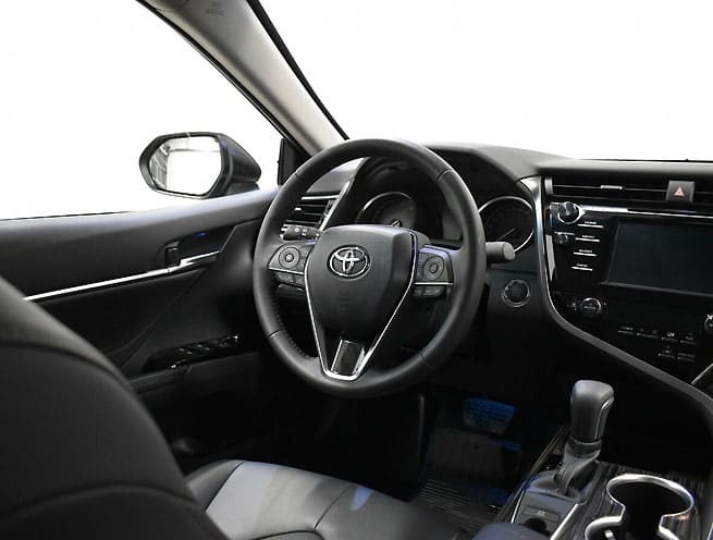 Toyota Camry VIII (XV70)