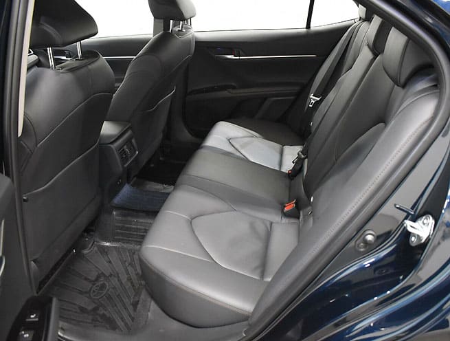 Toyota Camry VIII (XV70)