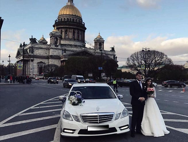 Mercedes-Benz E200 IV (W212)