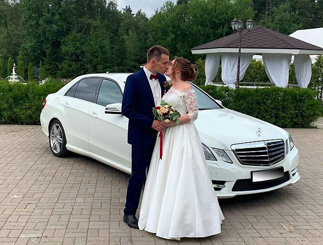 Mercedes-Benz E200 IV (W212)