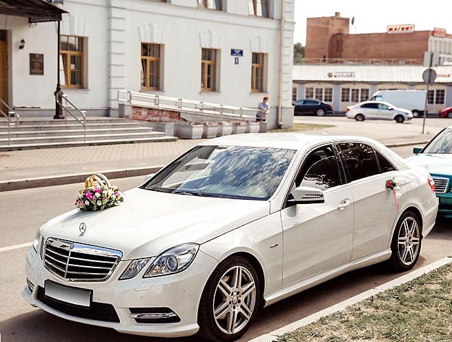 Mercedes-Benz E200 IV (W212)