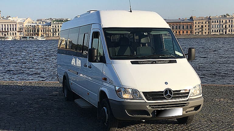 Аренда пассажирского микроавтобуса Mercedes-Benz Sprinter Classic с водителем