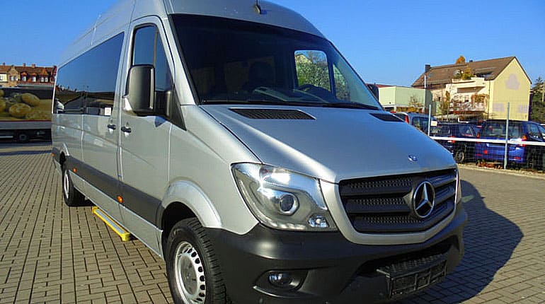 Аренда пассажирского микроавтобуса Mercedes-Benz Sprinter с водителем