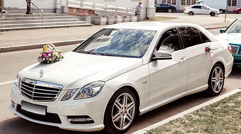 Аренда автомобиля Mercedes-Benz E200 IV (W212) с водителем